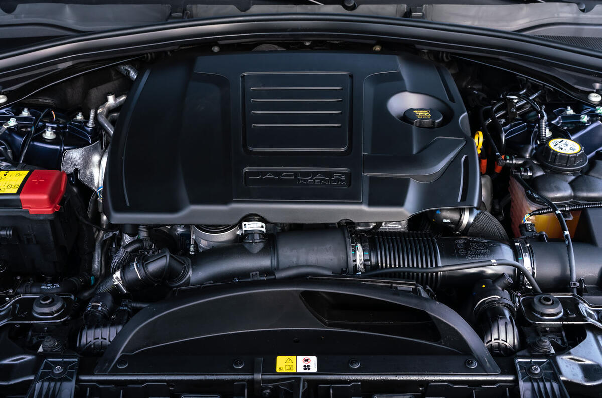 14 Jaguar F Pace P400e 2021 uk premier essai routier moteur