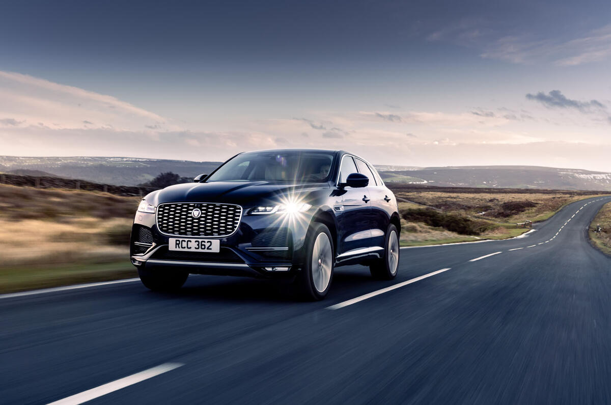 14 Jaguar F Pace P400e 2021 uk premier essai routier sur route avant