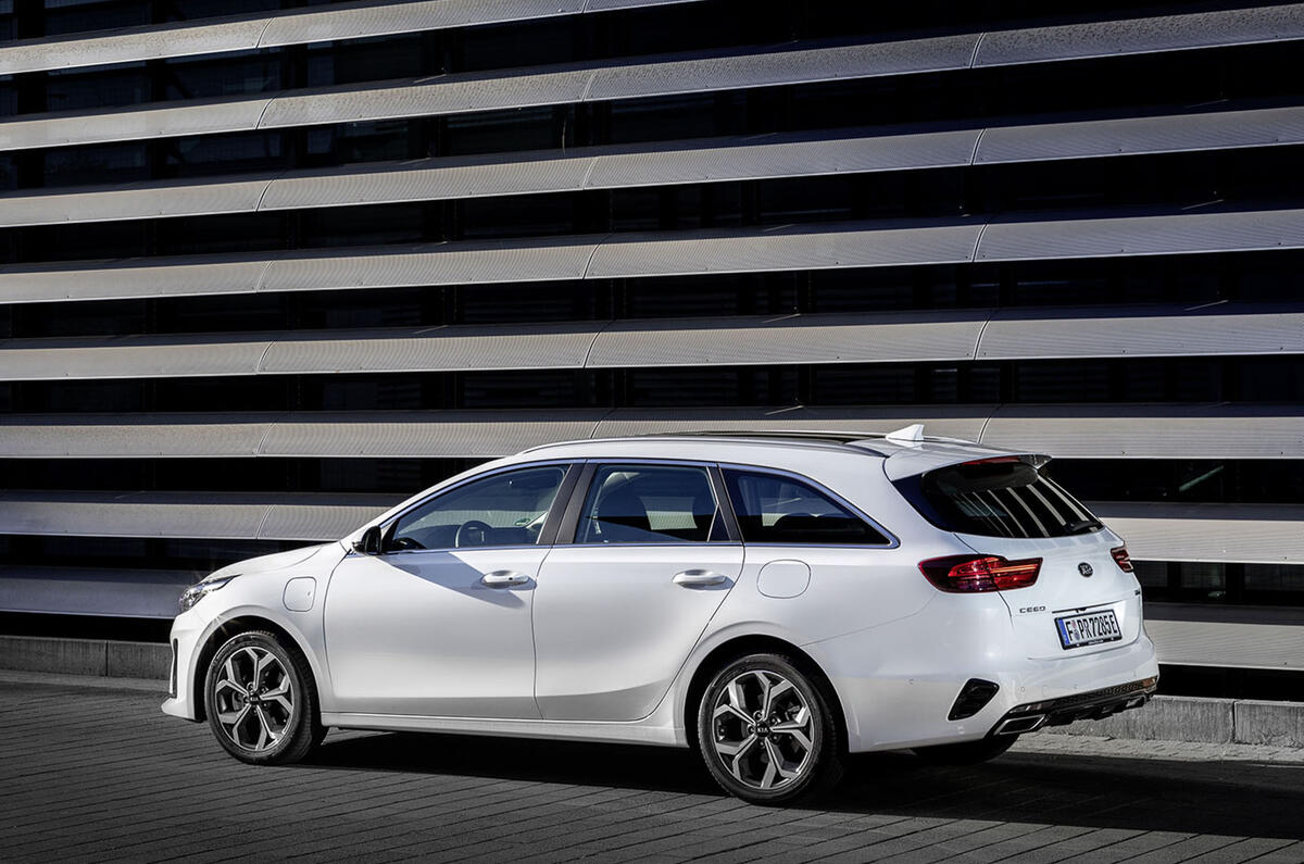 Kia Ceed Sportswagon PHEV 2020 first drive - static rear