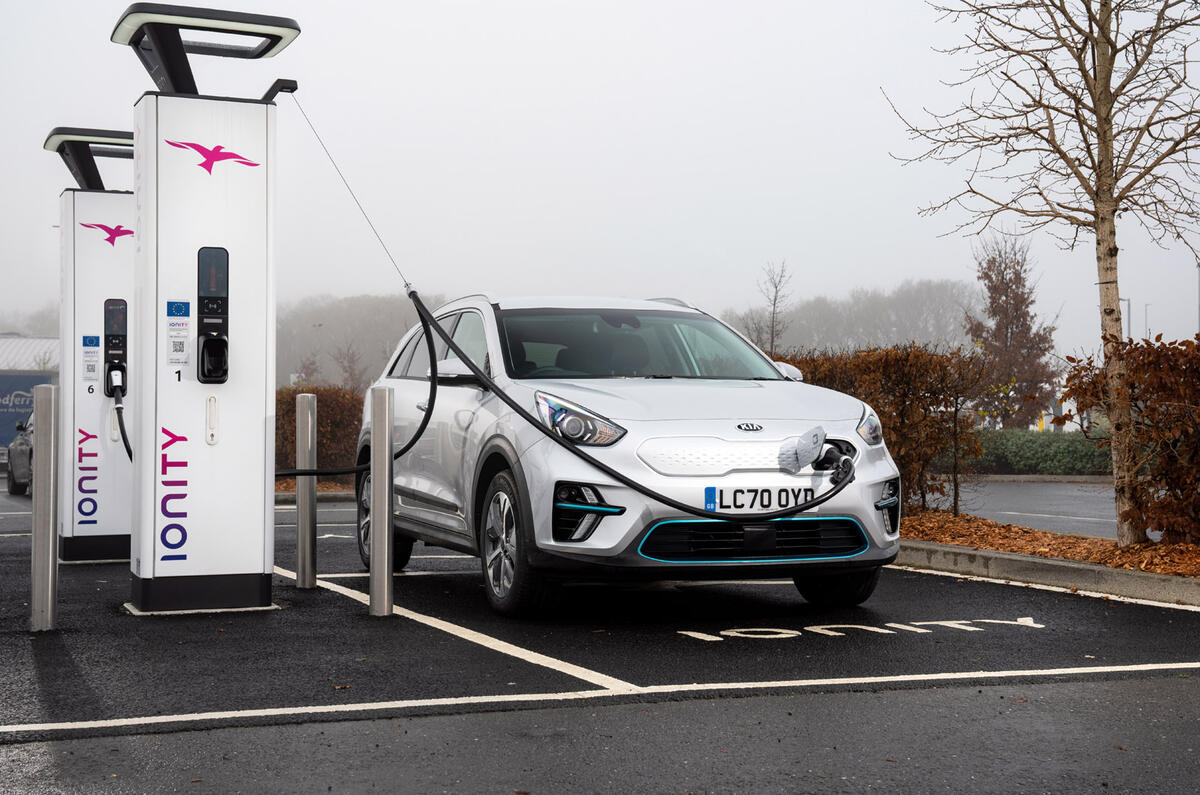 14 Kia e Niro 39kWh 2021 UE : essai routier - statique