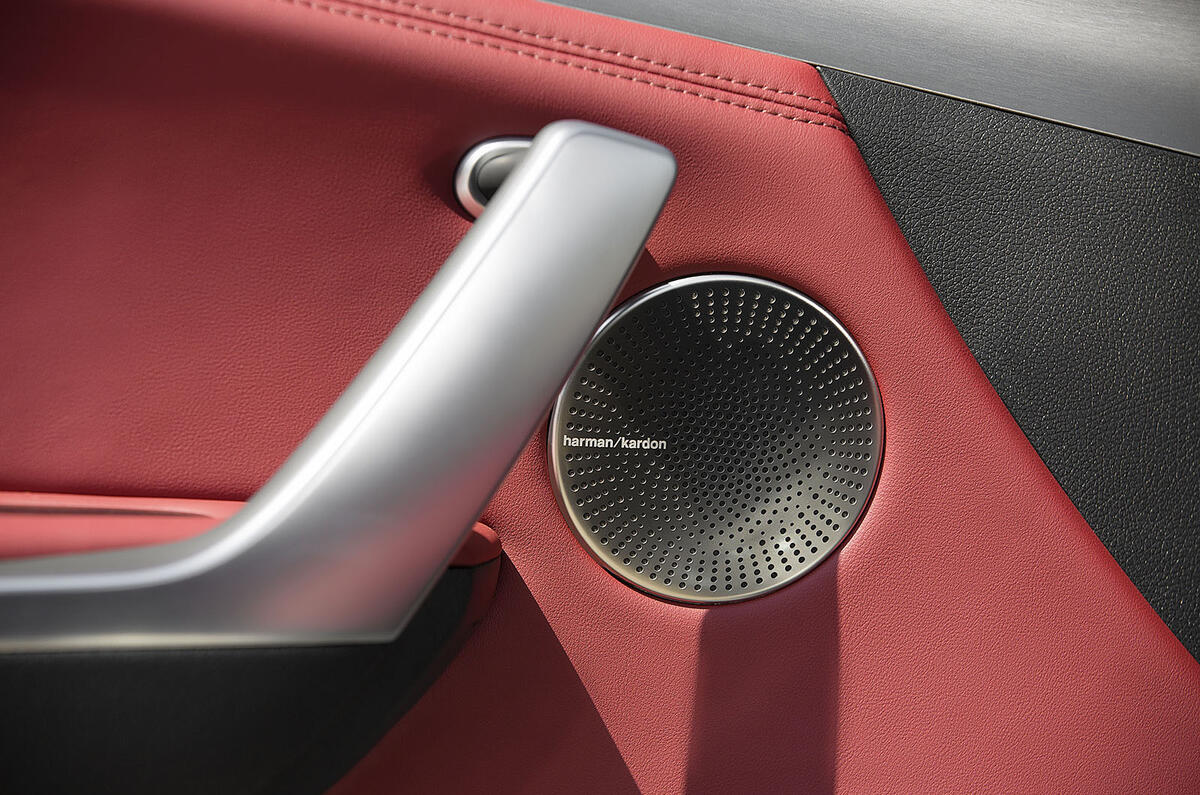 Kia Stinger 2.2 CRDi 2018 UK review door speakers