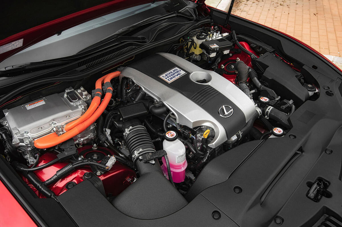 Lexus RC 300h 2019 first drive review - engine