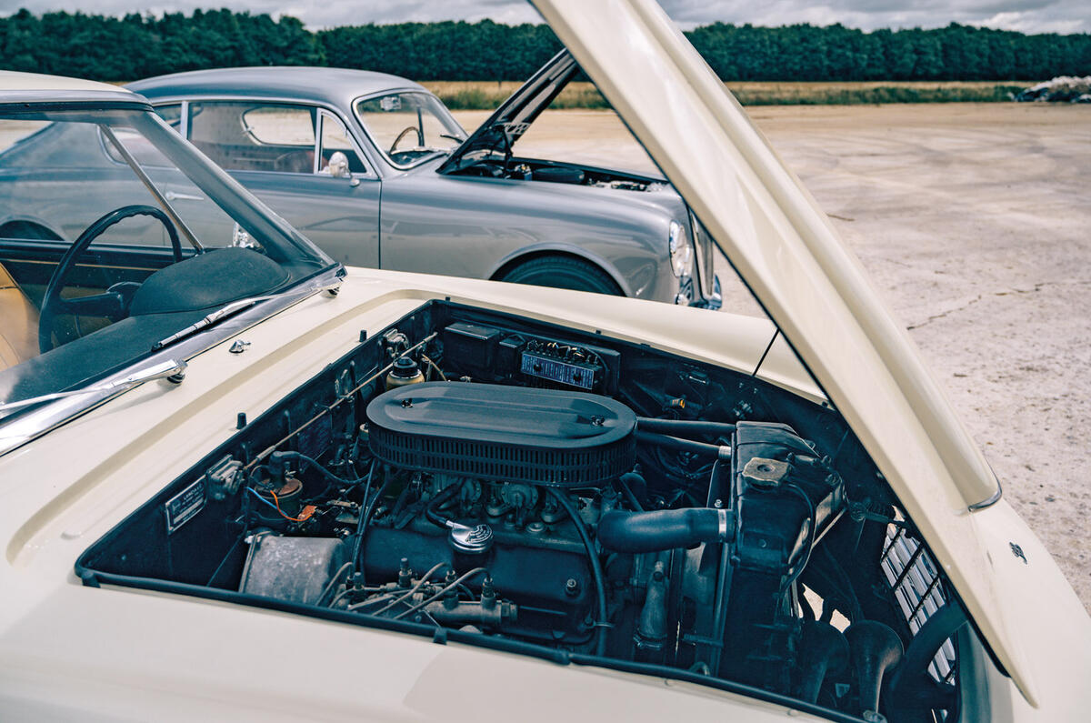 V6 engine