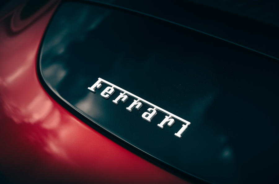 Revue Ferrari Roma 2020 - détail