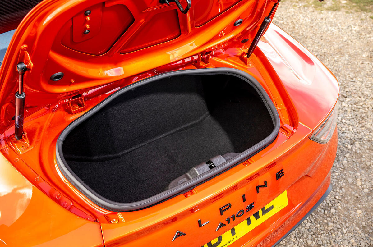 15 Alpine A110 S 2022 UE : premier essai routier - botte