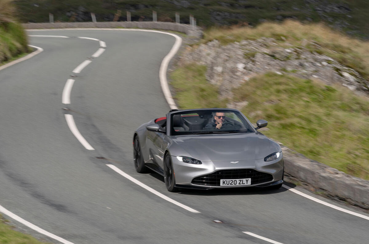 Aston Martin Vantage Roadster 2020 : premier bilan de la conduite au Royaume-Uni