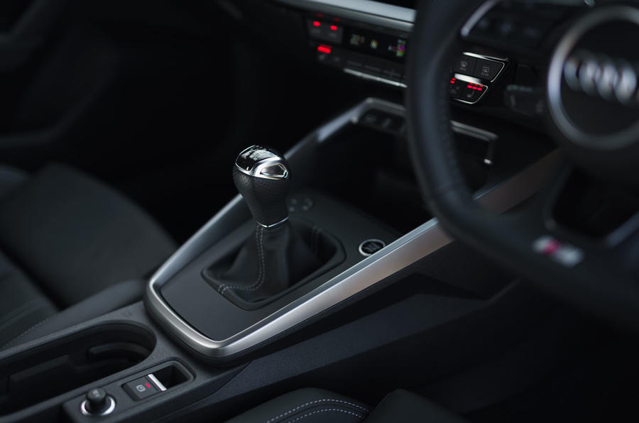 Audi A3 Sportback 2020 : premier examen de conduite au Royaume-Uni - levier de vitesse