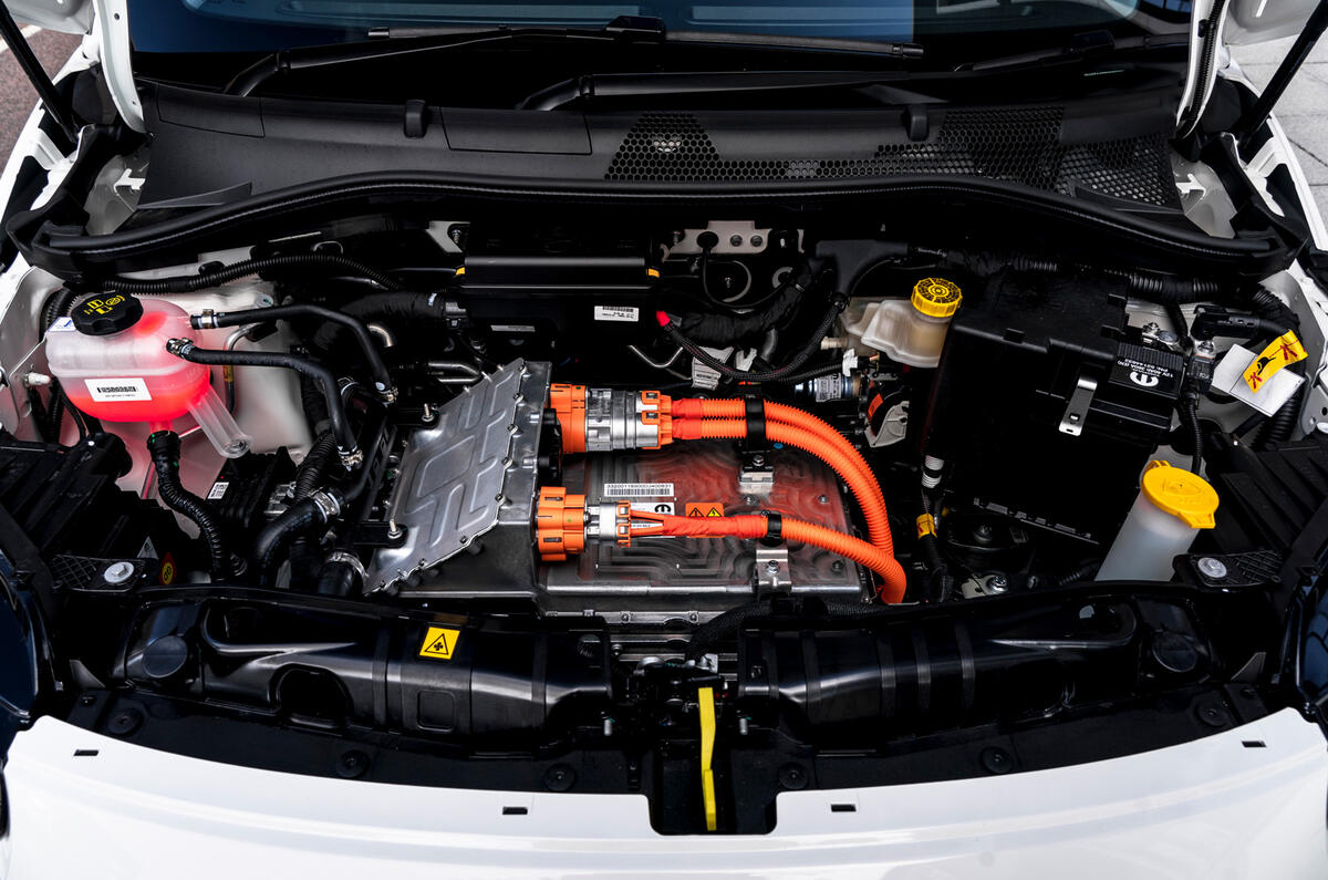 15 Fiat 500e Action 2021 UK FD motor