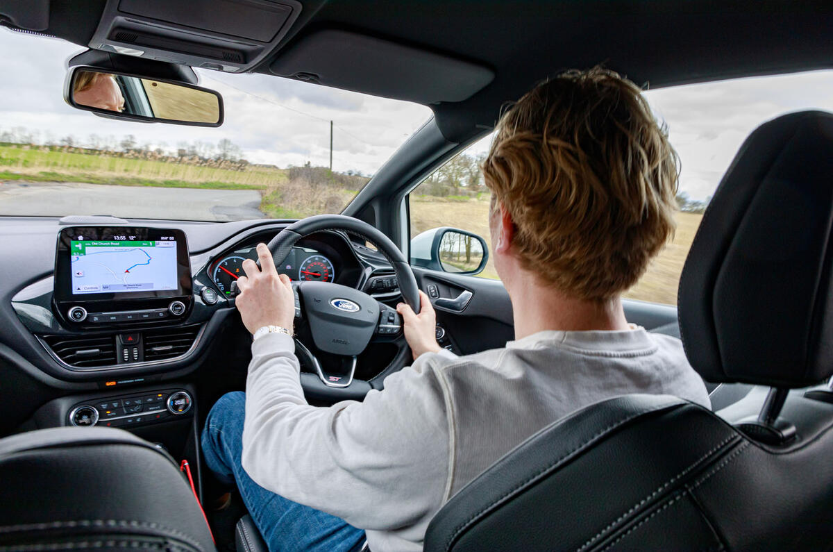 Ford Fiesta ST Mountune m235 2020 : premier bilan de conduite - Richard Lane au volant