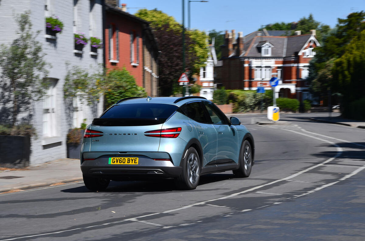 15 Genesis GV60 RWD FD 2023 conduite arrière