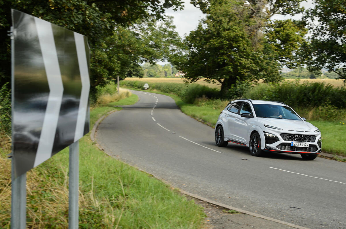 15 Hyundai Kona N 2021 UE LHD FD en virage