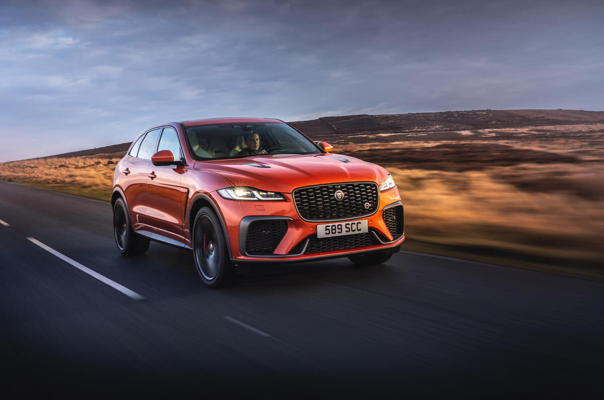 15 Jaguar F Pace SVR 2021 : premier examen de conduite sur la route au Royaume-Uni