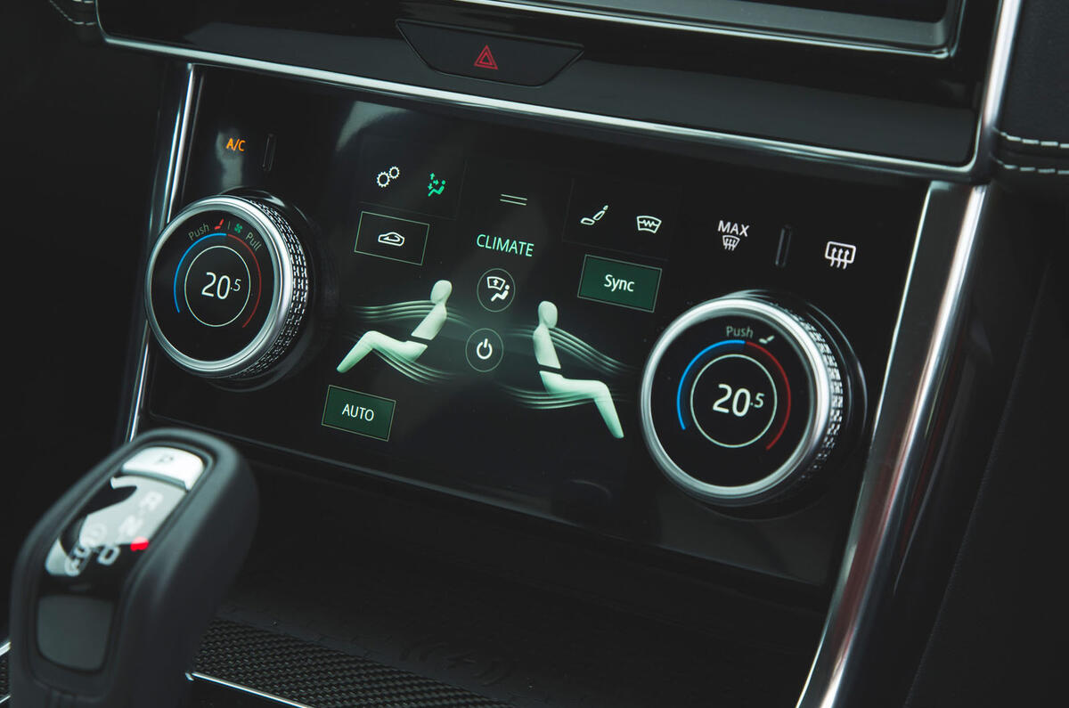 Jaguar XE P300 2019 first drive review - climate controls
