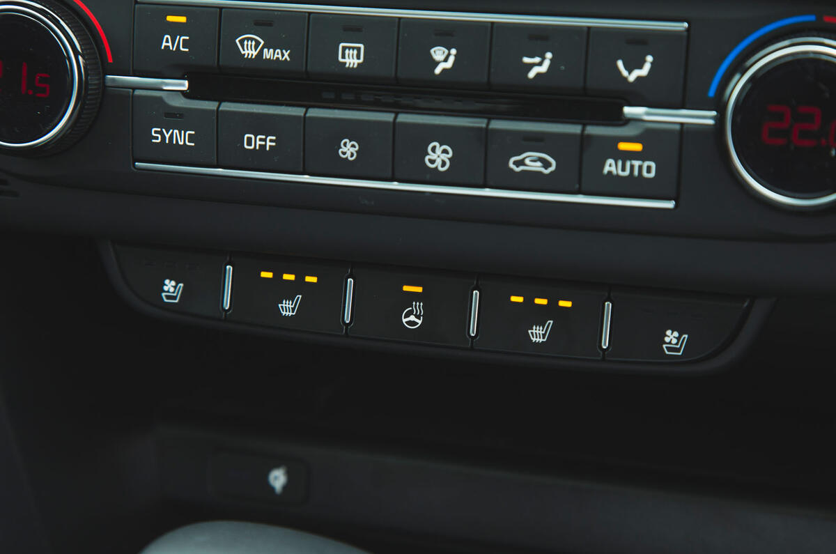 Kia Ceed 2018 Äánh giá dà i hạn - Äiá»u khiá»n ghế nóng
