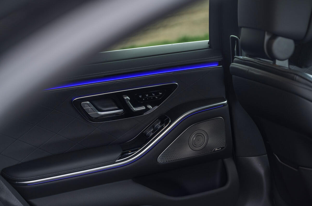 15 Mercedes S Class S400d 2021 UK FD rear seat controls