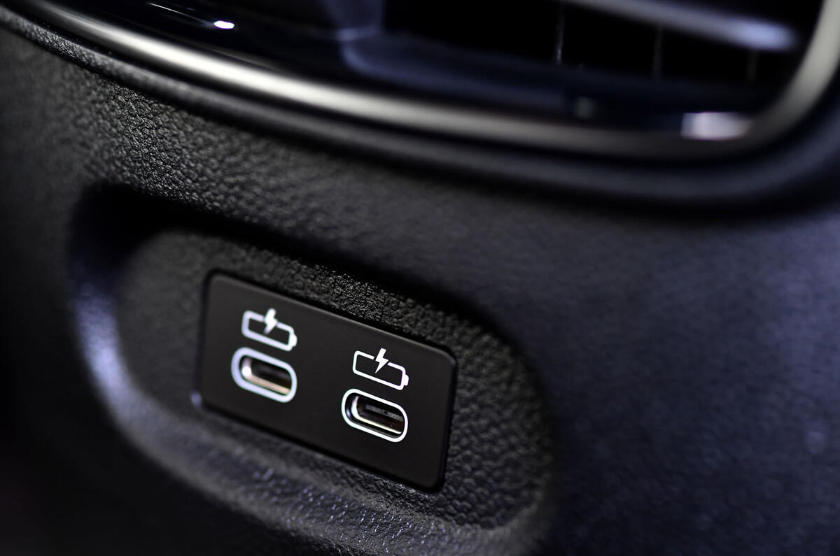 Mini Clubman John Cooper Works 2019 first drive review - USB ports