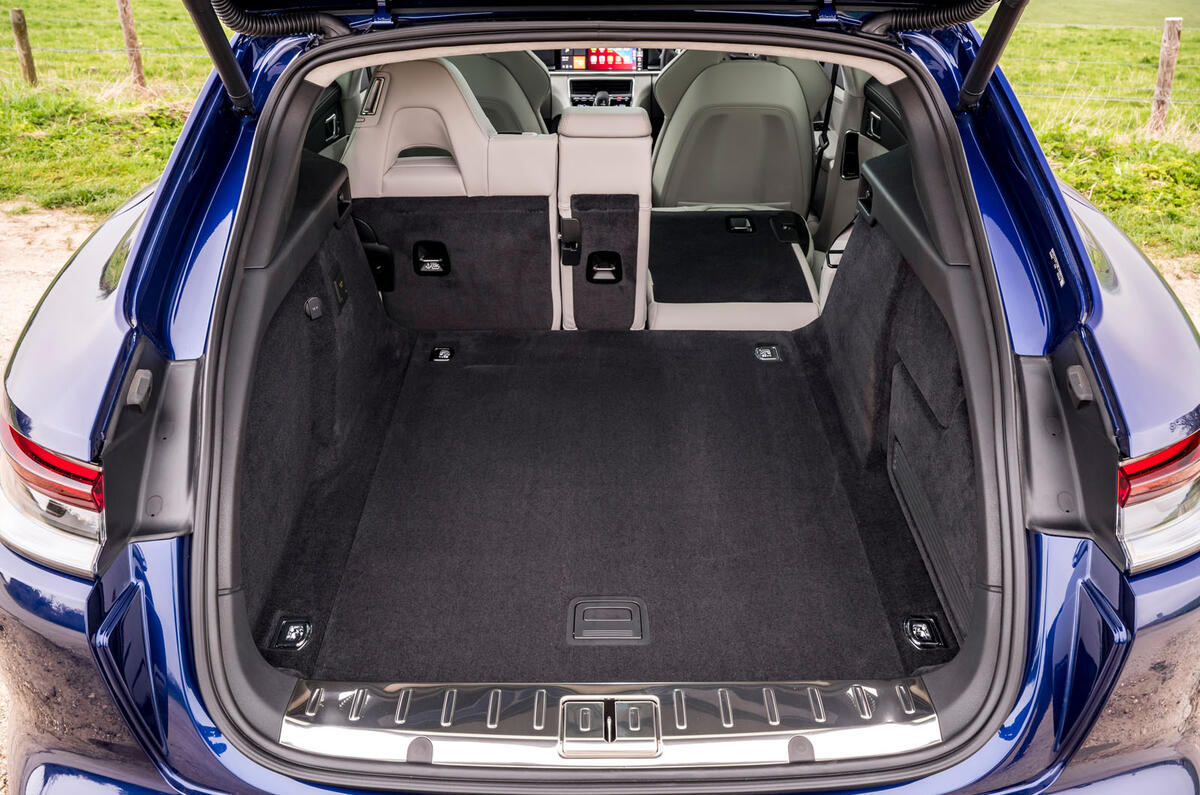 15 Porsche Panamera Turbo S E Hybrid ST 2021 UK FD boot