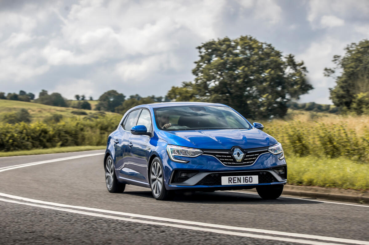 15 Renault Megane E Tech phev 2021 UE FD angle avant
