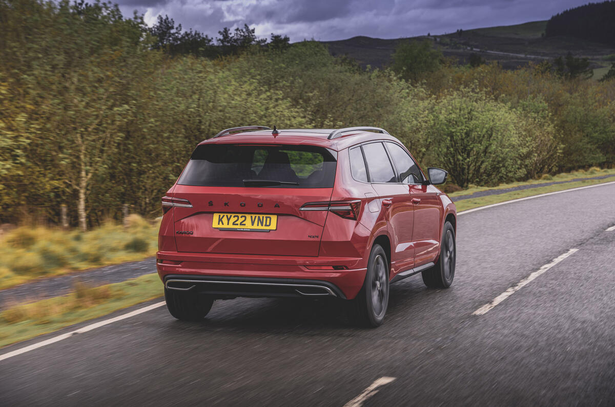 15 Skoda Karoq 2022 FD voie arrière