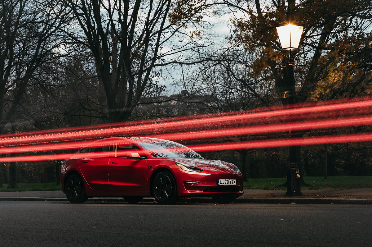 Tesla Model 3 Standard plus 2020 Premier examen de la conduite au Royaume-Uni - statique