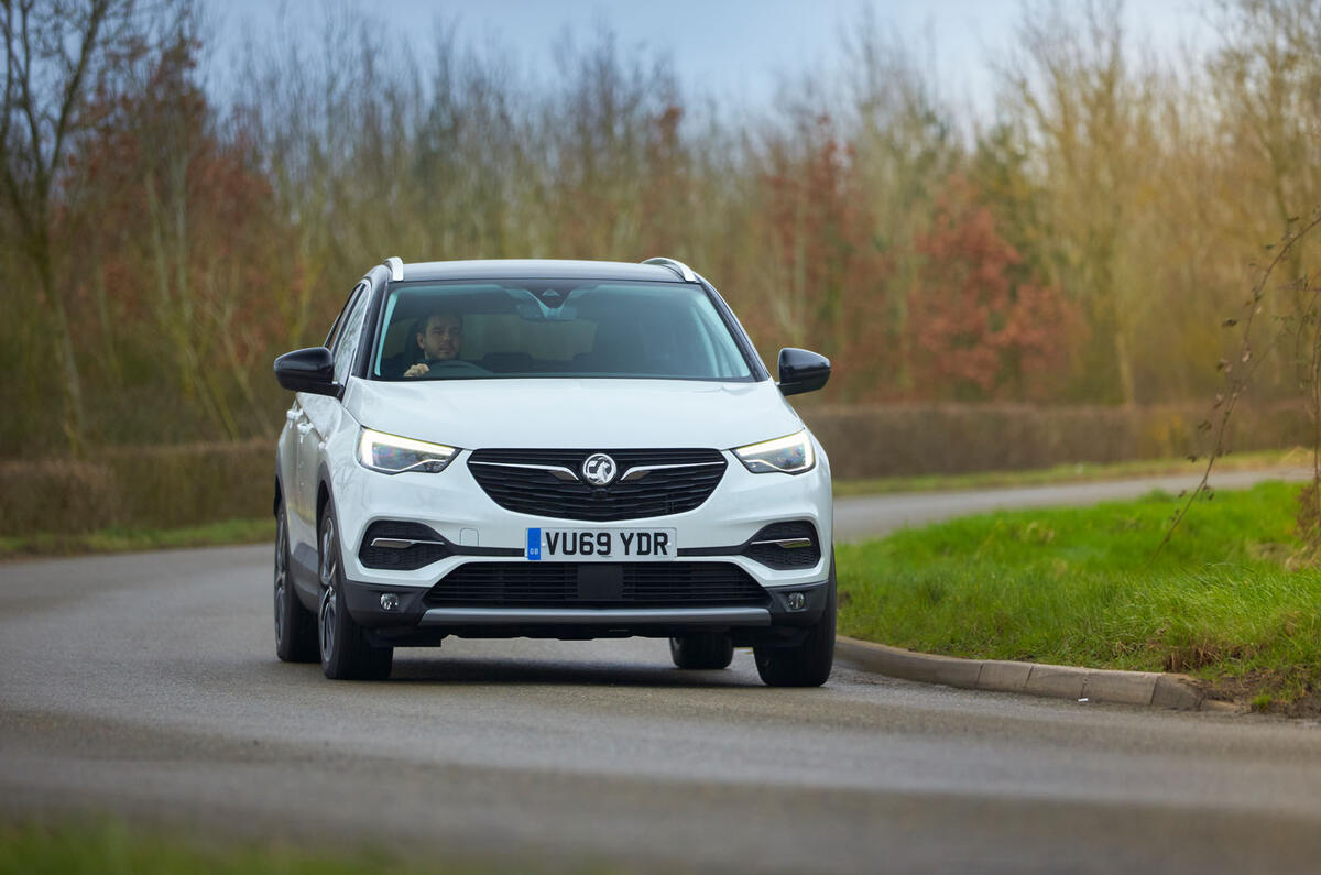 Vauxhall Grandland X Hybrid4 2020 : premier bilan de la conduite au Royaume-Uni