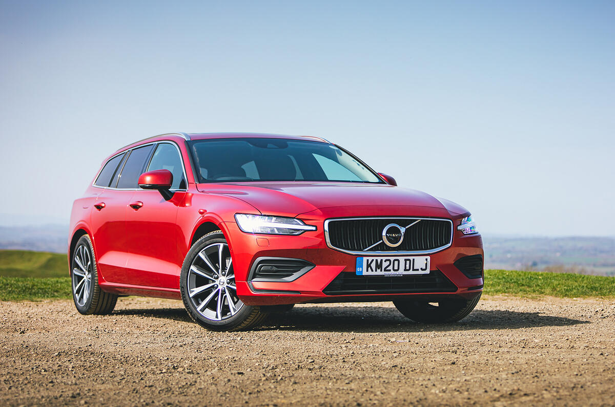 15 Volvo V60 B3 Momentum 2021 UE : essai routier statique