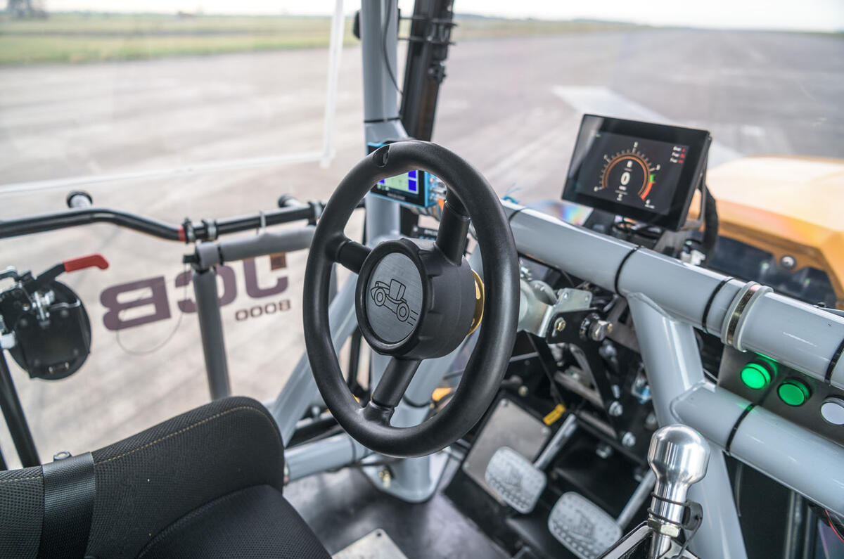 15_tractor.jpg?itok=hBpHdfFJ
