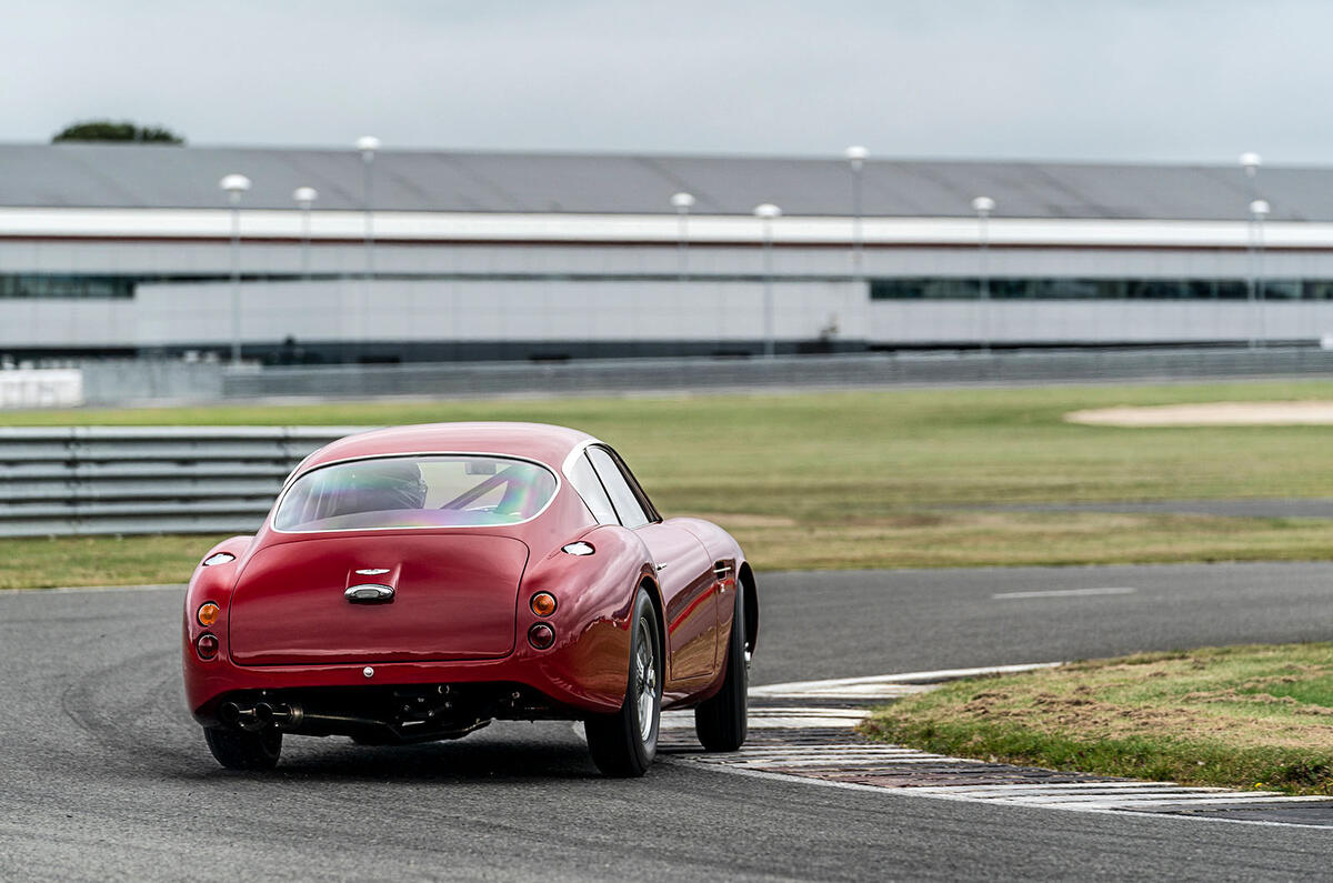 [Image: 16-aston-martin-db4-zagato-2019-fd-corne...k=gH7n4ioH]