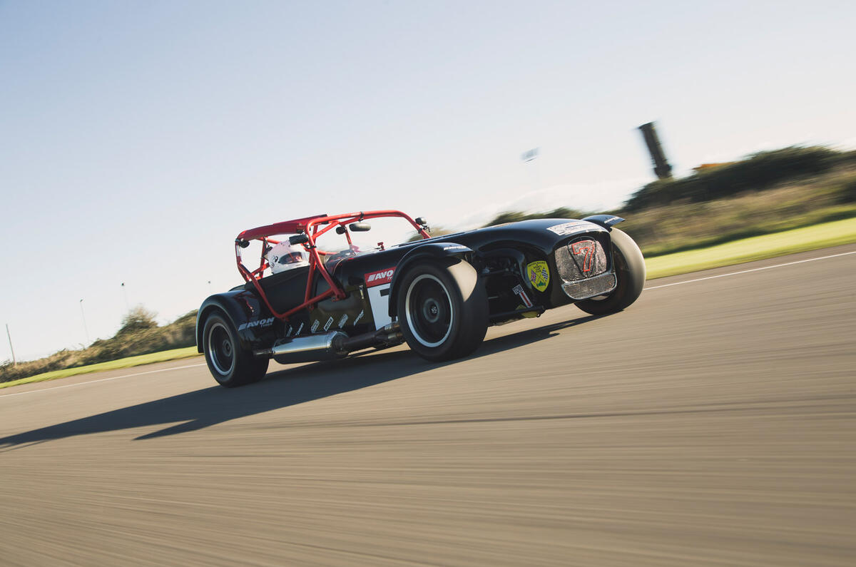 16 Caterham Seven 420R Championship 2021 Royaume-Uni : essai de premier essai, suivi de piste