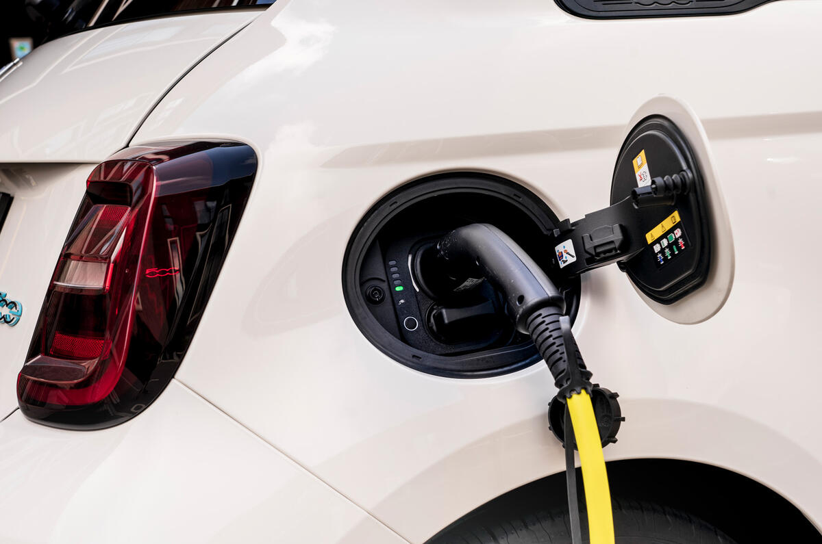 16 Fiat 500e Action 2021 UK FD charging port