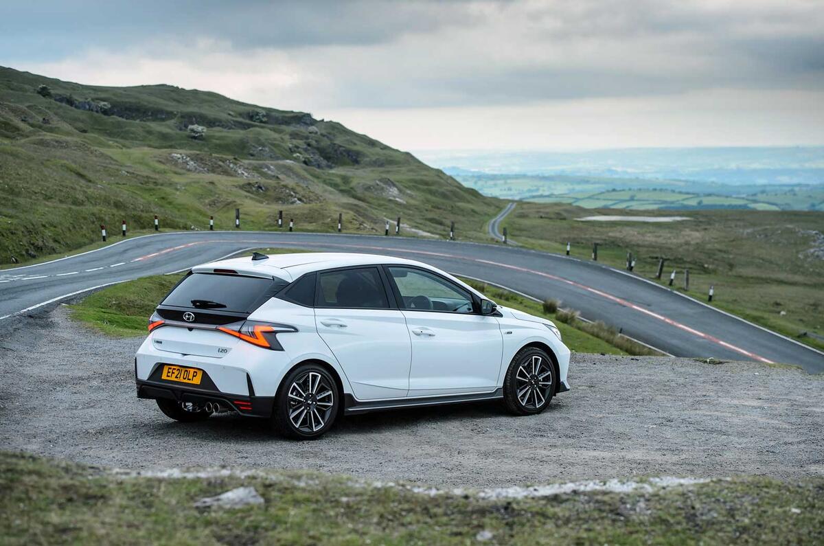 16 Hyundai i20N Line 2021 FD côté statique