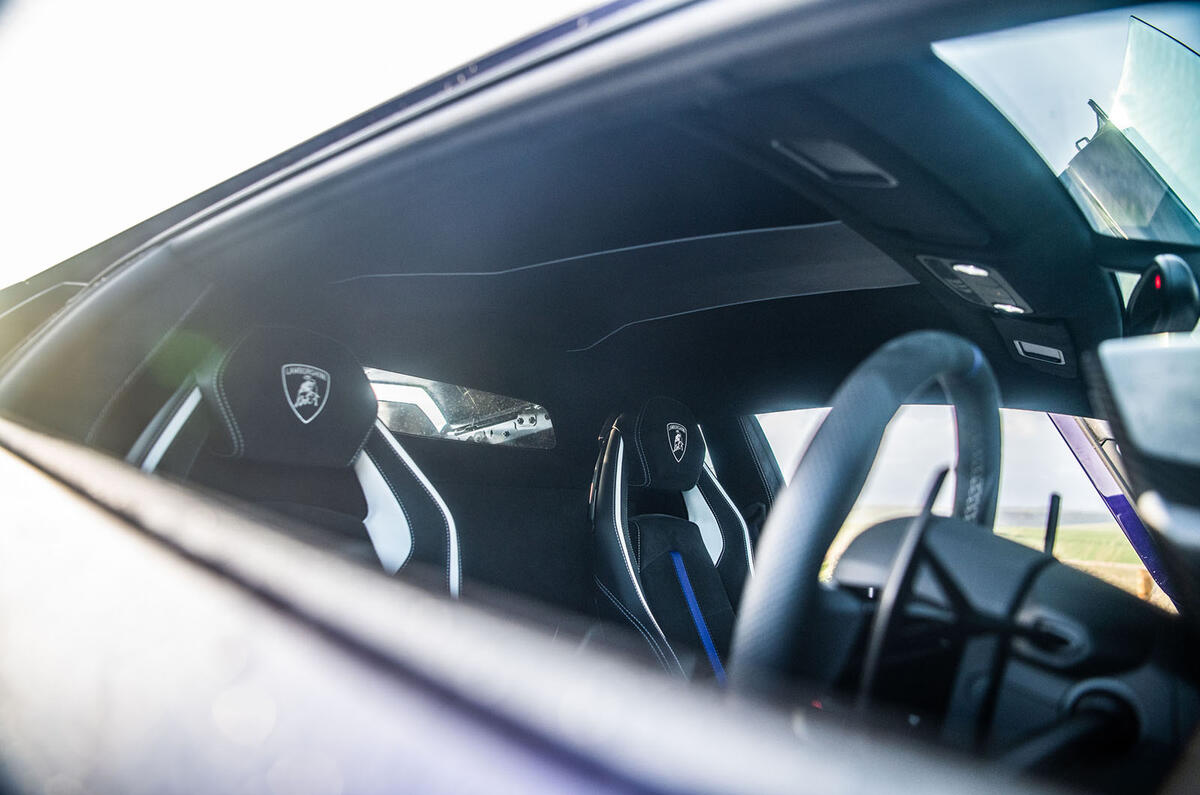 Lamborghini Aventador SVJ 2018 UK first drive review - seats