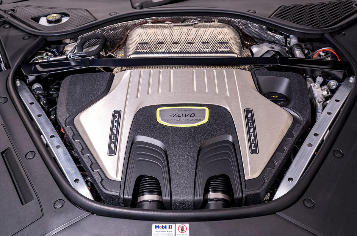 16 Porsche Panamera Turbo S E Hybrid ST 2021 UK FD engine