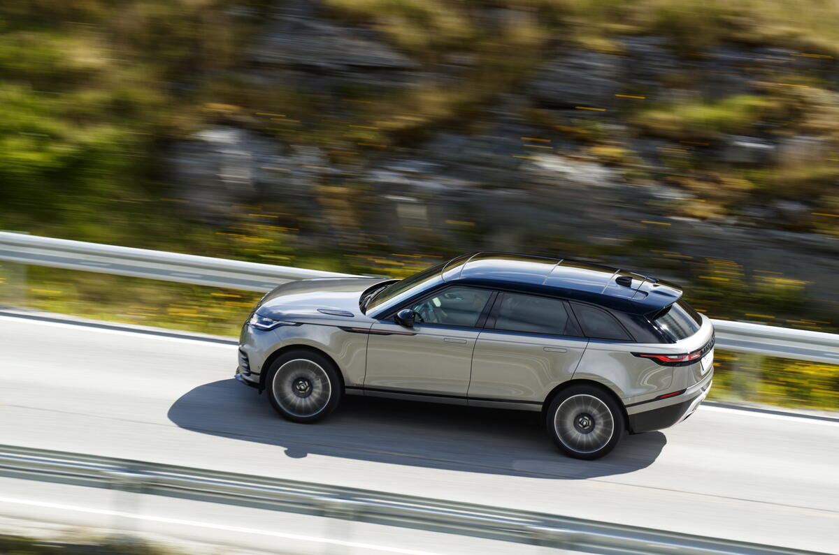 16 RR Velar First Edition 024