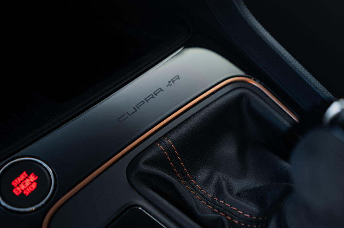 Seat Leon Cupra R ST 2019 first drive review - centre console trim