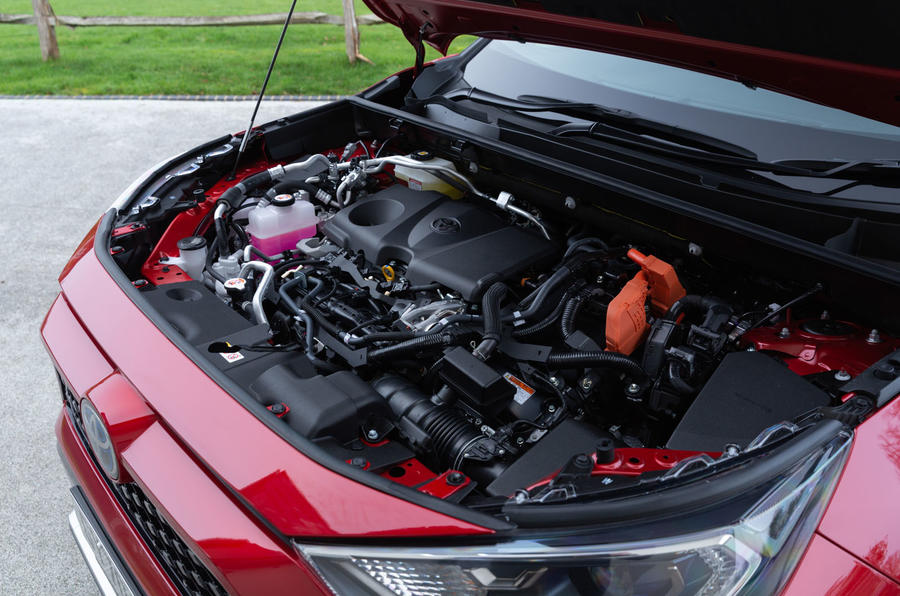 16 Toyota RAV4 PHEV 2021 : premier moteur d'examen de conduite au Royaume-Uni