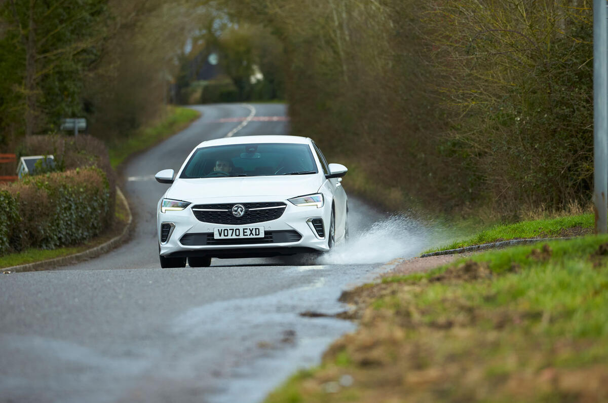 16 Vauxhall Insignia GSI 2021 : première révision de disque dur au Royaume-Uni