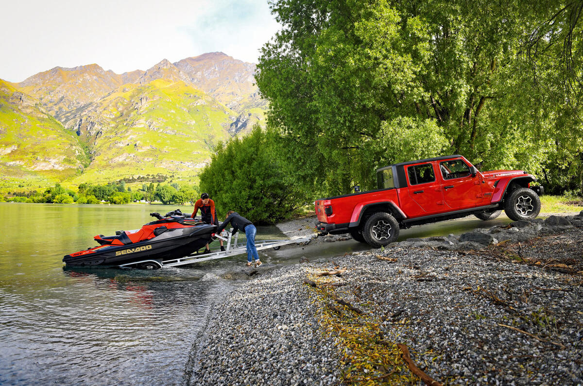 Moving On Mountains Driving A Jeep Gladiator In New Zealand Autocar