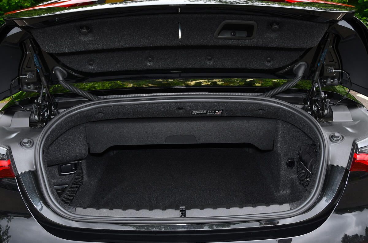 16x BMW 4 Series M440i Convertible 2021 UK FD boot