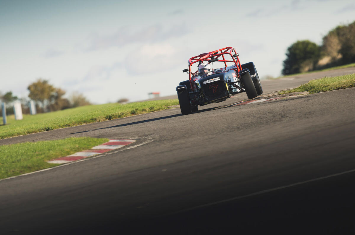 17 Caterham Seven 420R Championship 2021 UE : essai de premier essai - chicane