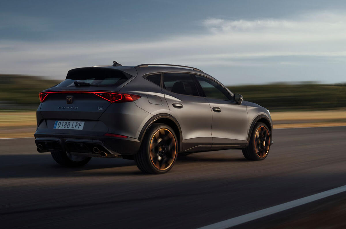 17 Cupra Formentor VZ5 2021 FD track rear