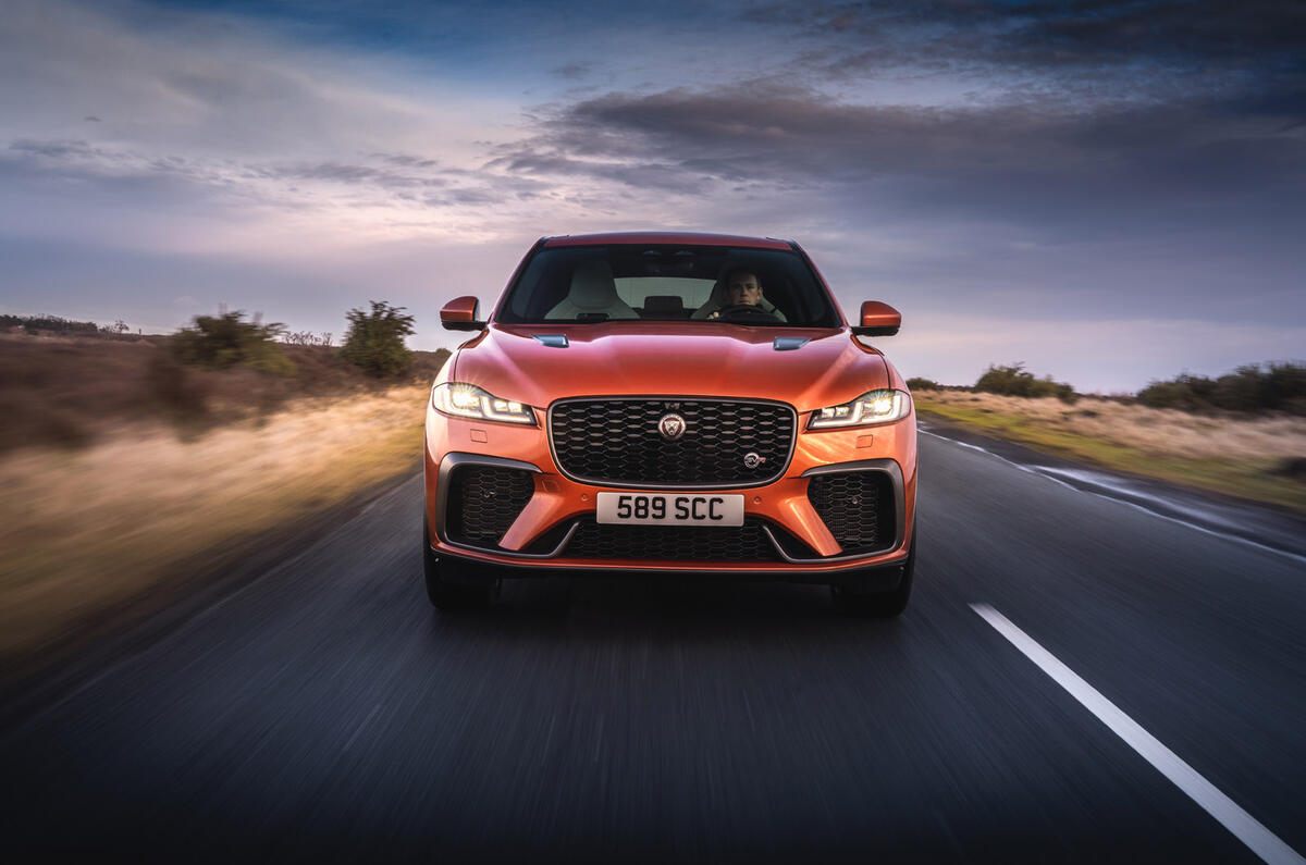 17 Jaguar F Pace SVR 2021 : premier examen de conduite sur le nez de la route au Royaume-Uni