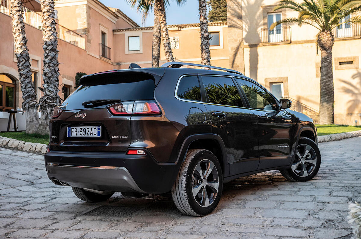 Jeep Cherokee Limited 2018 review | Autocar Jeep Cherokee Limited 2018 review | Autocar