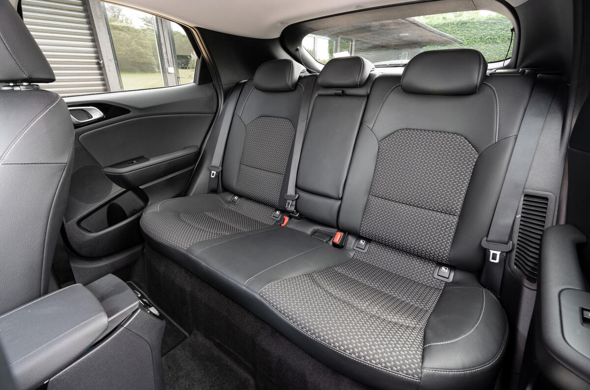 Kia Xceed plug-in hybrid 2020 UK first drive review - rear seats