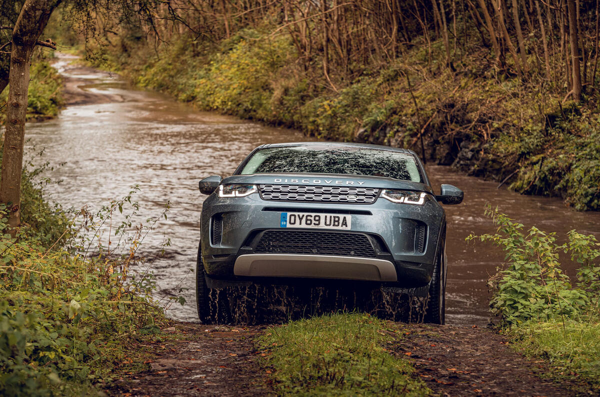 Land Rover Discovery Sport P200 2019 Uk Review Autocar