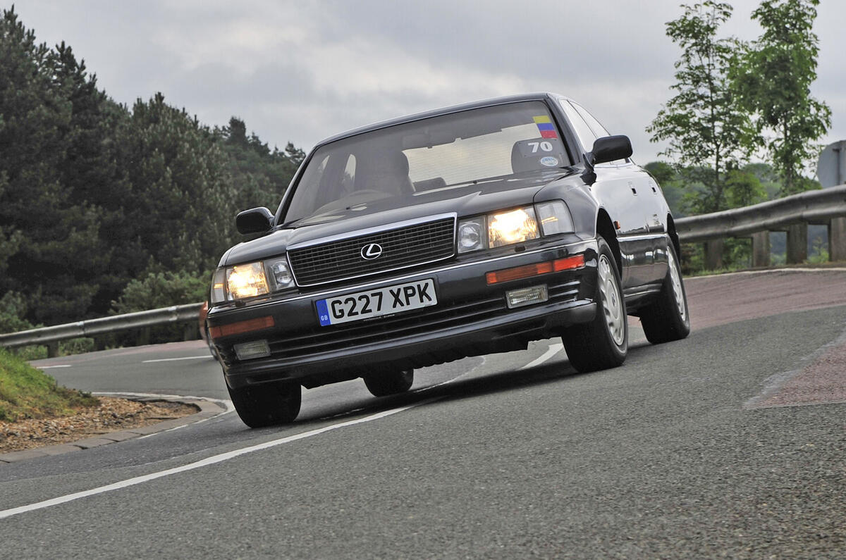 Lexus LS 400