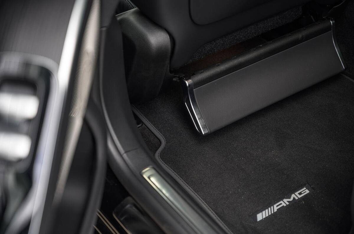 17 Mercedes S Class S400d 2021 UK FD rear footrest