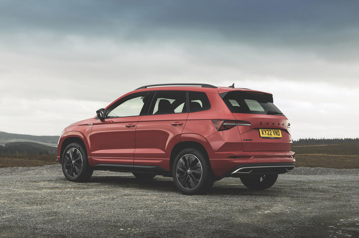 17 Skoda Karoq 2022 FD statique arrière