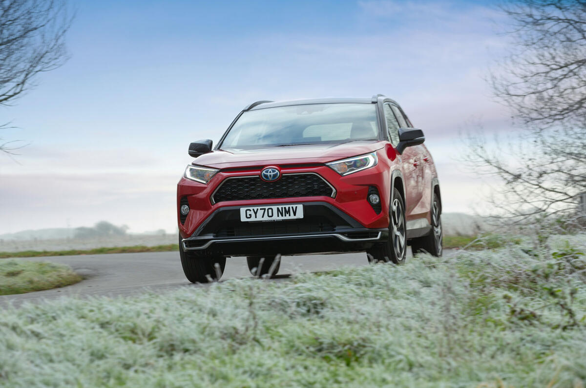 17 Toyota RAV4 PHEV 2021 : premier examen de conduite sur la route au Royaume-Uni