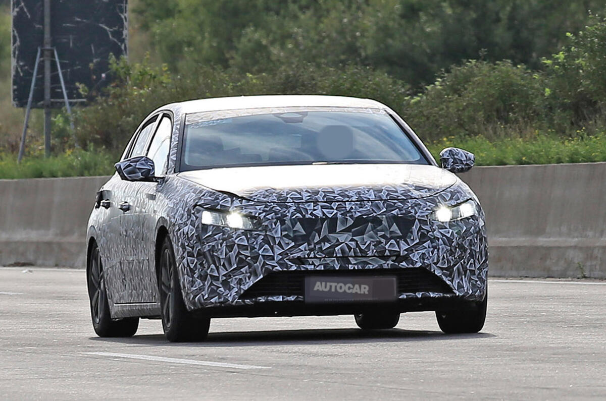 2022 Peugeot 308 prototype - front